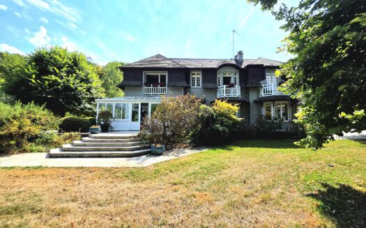 Propriété d&rsquo;architecte de 429 m² sur un parc clos de 1,3 hectare — Montévrain (77144), Bois de Chigny